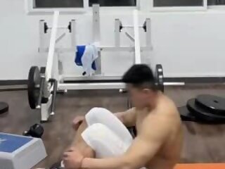 A Chinese Muscle Man Workout with Sexy Tights